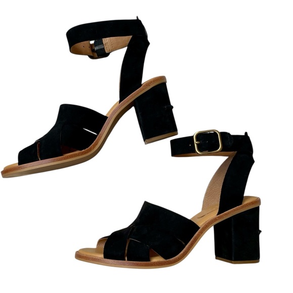 NWB UGG Sandra Nubuck Leather Block Heel Sandals Black Size 7.5 - Picture 1 of 13